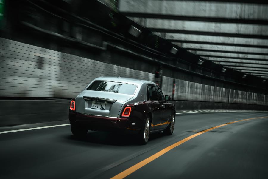  Rolls-Royce Phantom EWB 2017 года  (JP) (фото 14 из 21)